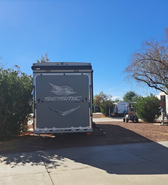 Image 1 for B2 Pull Through, Full Hook Ups, 30/50 Amps