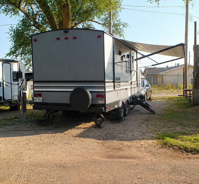 Image 1 for 007) RV Pull-Thru Site