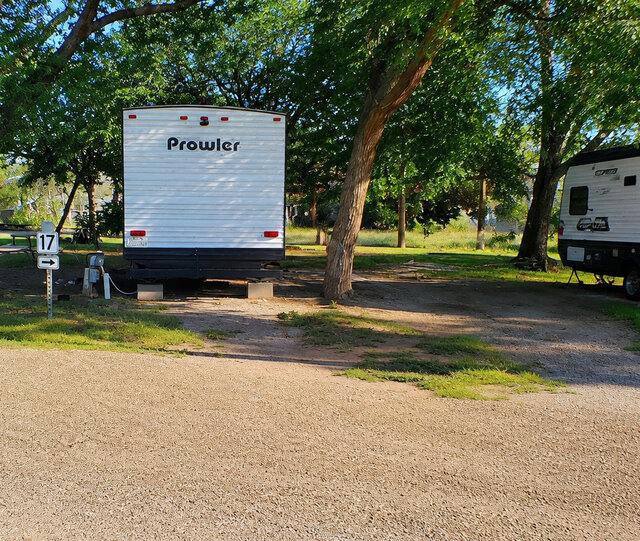 Image 1 for 017) RV Pull-Thru Site