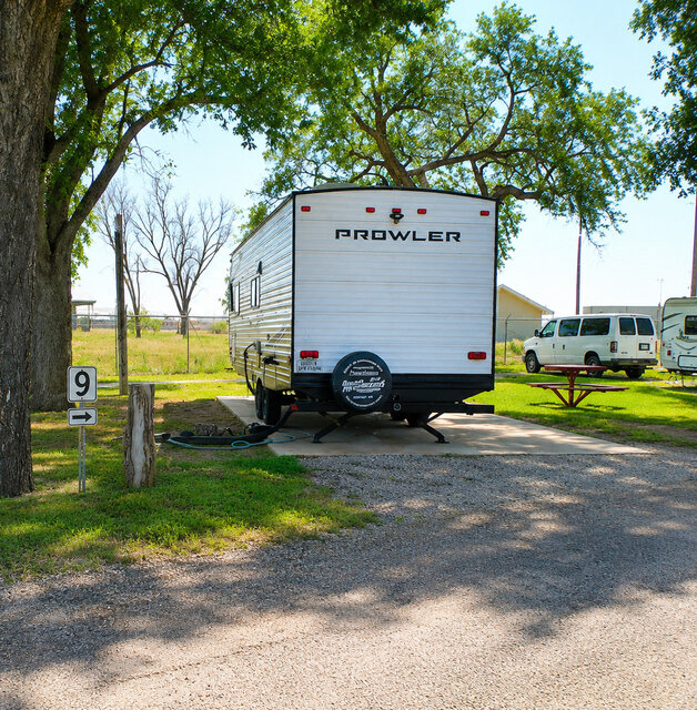 Image 1 for 009) RV Pull-Thru Site