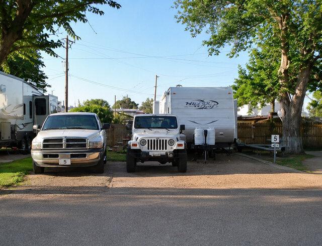 Image 1 for 005) RV Back-in Site