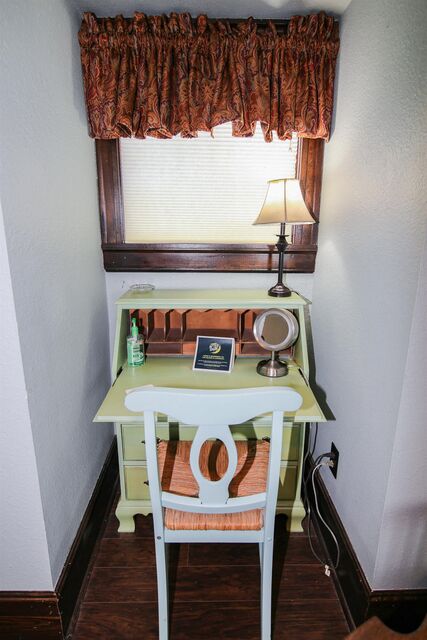 Image 2 for Bluebonnet Room