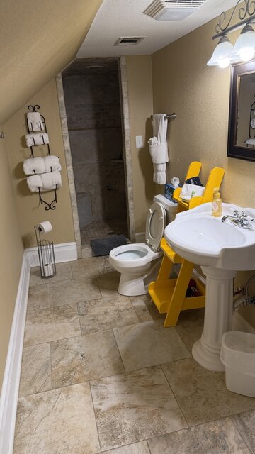 Image 5 for Sunflower Room/R&R
