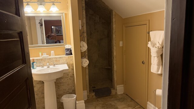 Image 2 for Chisholm Trail Room/Winners Circle