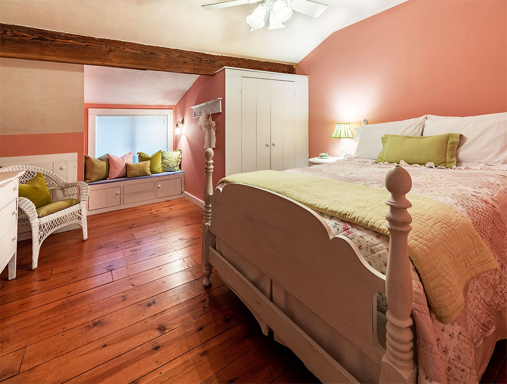 Cottonwood Inn B&BCozy Suites Holland, MI Samuel Rutherford Room