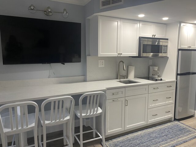 Image 4 for Unit 220- One Bedroom w/2 Queens-Sleeps 6