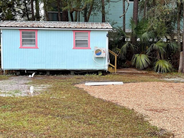 Image 9 for 19) Panacea Coastal Tiny House- Walk to the Bay-Q