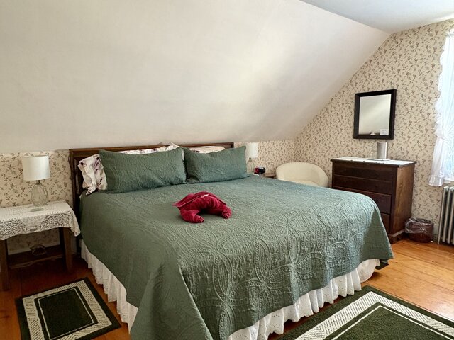 Image 1 for The Evergreen Room