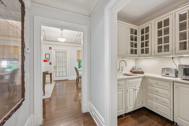 Image 6 for Carriage House