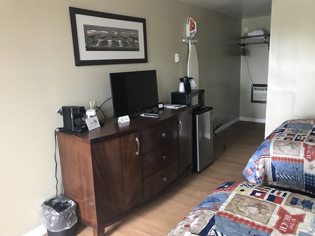 Image 4 for 2 Double Beds w/Kitchenette