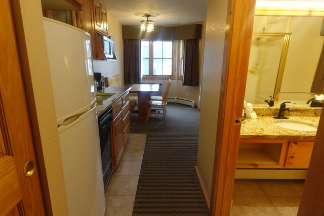 Image 2 for Alpine- 1 Bedroom Suite with Kitchenette