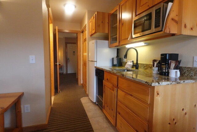 Image 5 for Alpine- 1 Bedroom Suite with Kitchenette