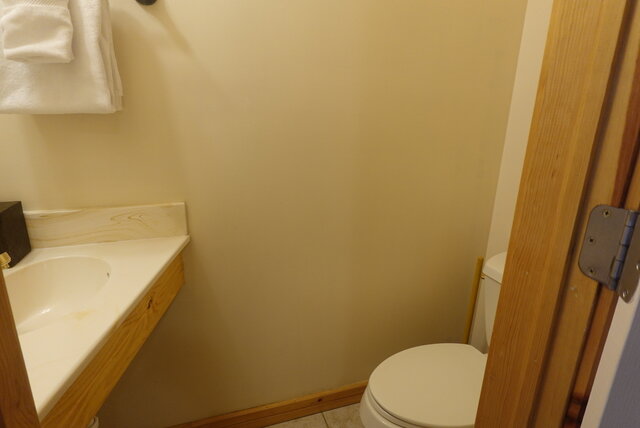 Image 7 for Evergreen-Studio w/ 2 Queen Beds, Kitchen, No View