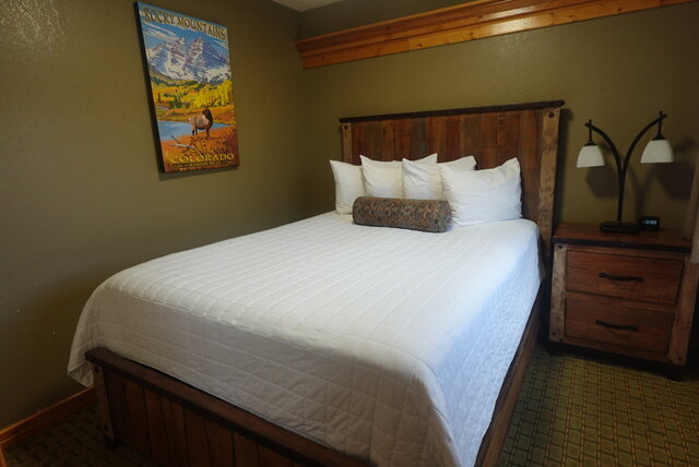 Image 4 for Meadow- 2 Bedroom with Kitchette and Fireplace