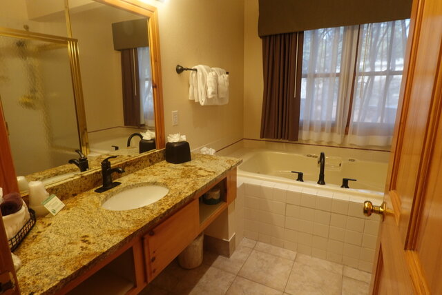 Image 3 for Alpine- 1 Bedroom Suite with Kitchenette