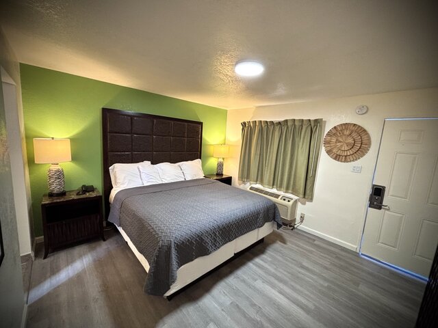 Image 2 for Standard King Rooms (Nonsmoking)