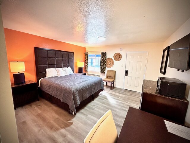 Image 1 for Deluxe King Rooms (Nonsmoking)