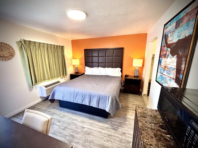 Image 3 for Standard Queen Rooms