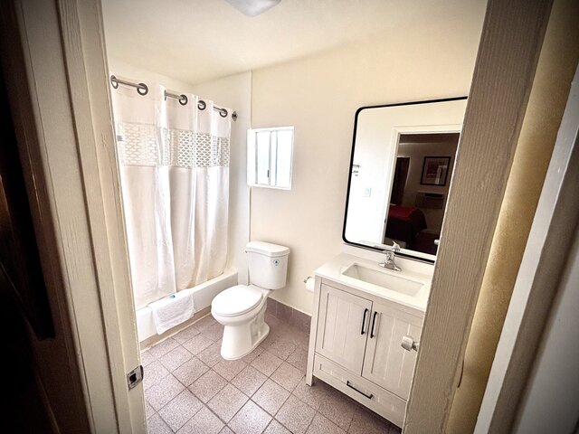 Image 3 for Deluxe King Rooms (Nonsmoking)