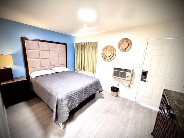 Image 1 for Standard Queen Rooms