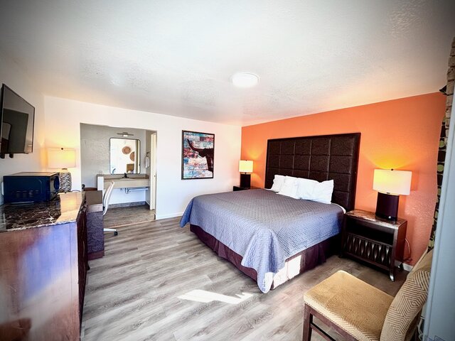 Image 2 for Deluxe King Rooms (Nonsmoking)