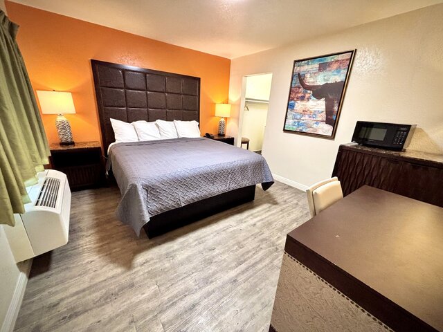 Image 2 for Standard Queen Rooms