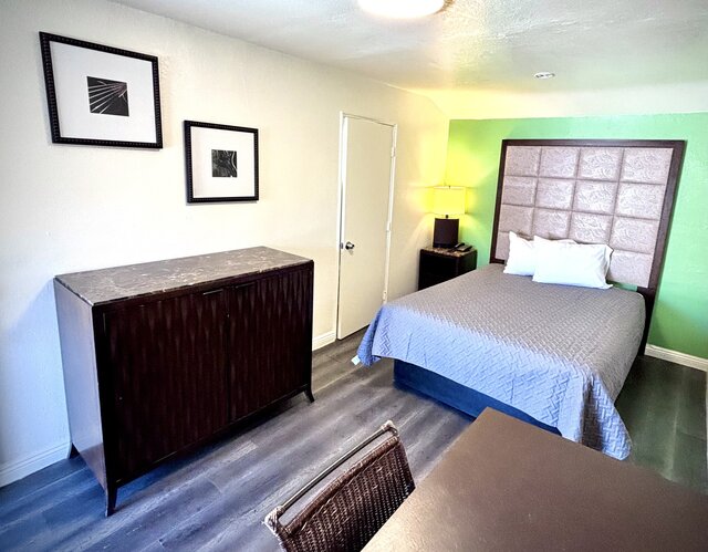 Image 1 for Standard Queen Rooms