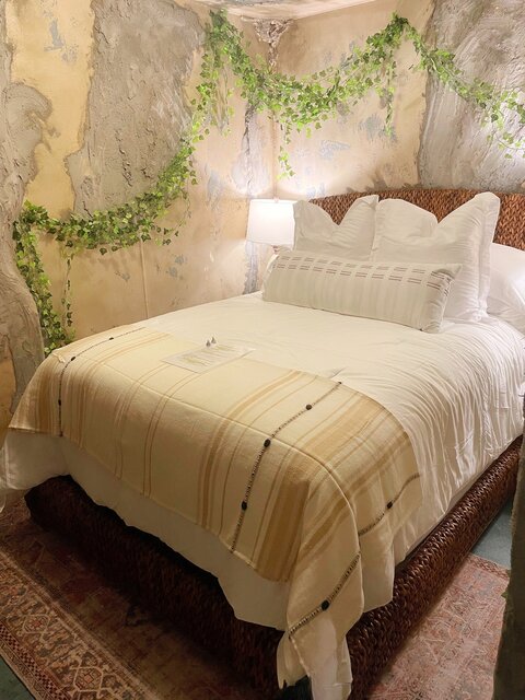 Image 2 for Maui Suite