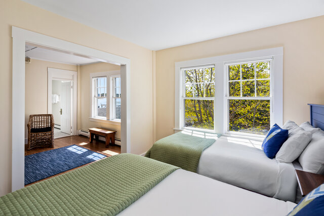 Suite 4 Bedroom