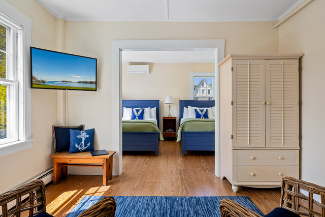 East Wind Suite 4 