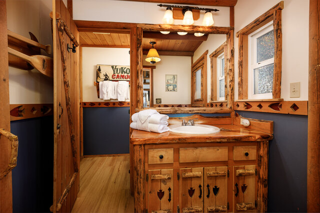 Image 11 for #4 ARROWHEAD OUTPOST (2 BR/6 max/no pets)