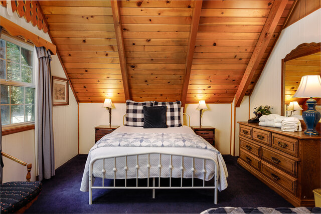 Image 7 for #2 WINTER SKI CHALET (3 BR/10 max/no pets)