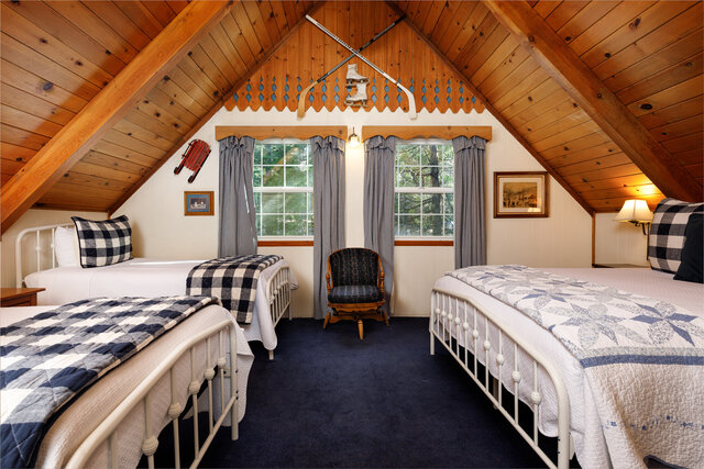 Image 6 for #2 WINTER SKI CHALET (3 BR/10 max/no pets)
