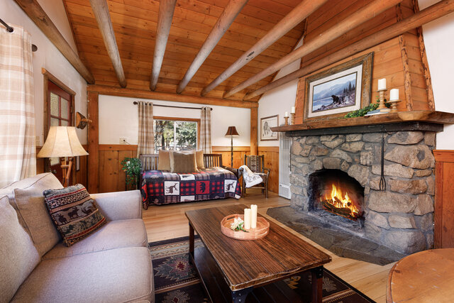 Image 4 for #4 ARROWHEAD OUTPOST (2 BR/6 max/no pets)