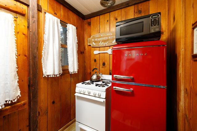 Image 6 for SUGAR PINE COTTAGE #10