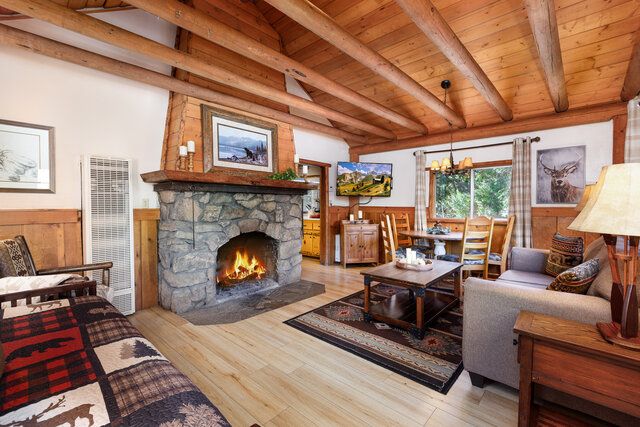 Image 3 for #4 ARROWHEAD OUTPOST (2 BR/6 max/no pets)