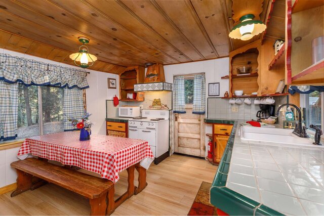 Image 7 for #12 FISHERMAN’S HIDEAWAY (2 BR/5 max)