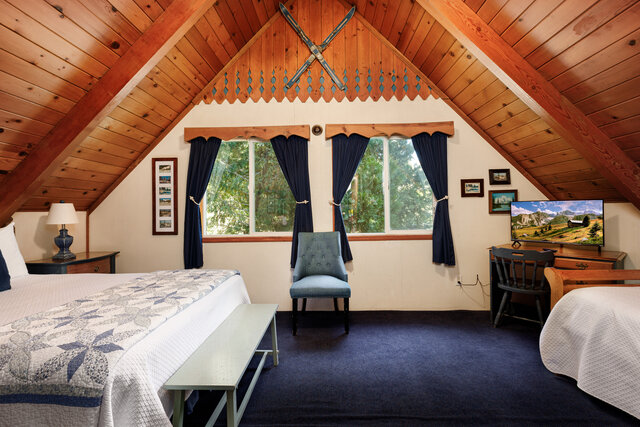 Image 9 for #2 WINTER SKI CHALET (3 BR/10 max/no pets)