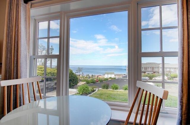 Image 3 for BV10) Beach View King