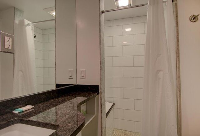 Image 2 for BV10) Beach View King