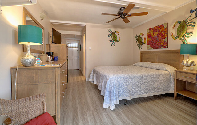 Image 2 for 01) Oceanfront Queen Room - Pet Friendly