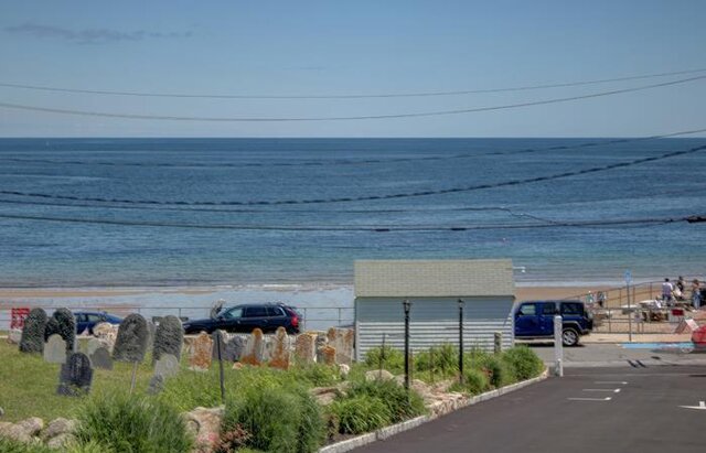 Image 4 for BV10) Beach View King