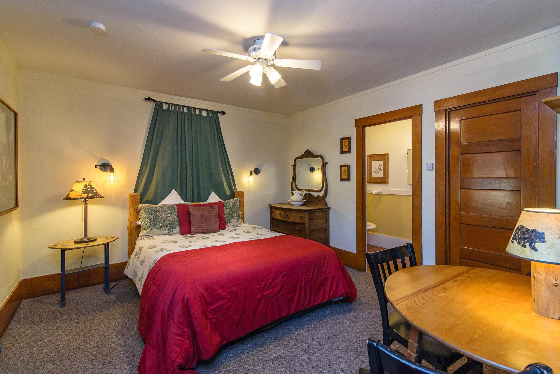 Tahoma Meadows Cottages in Lake Tahoe, California Pine Cone