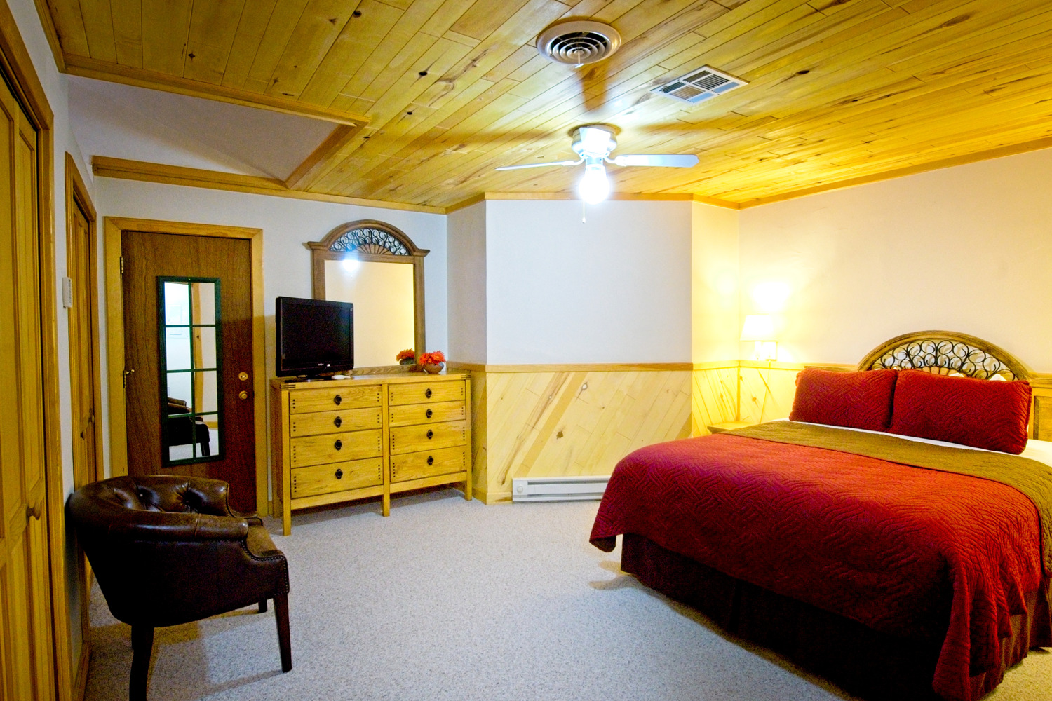 Cozy Red River, New Mexico Lodging Sitzmark Sports & Lodge