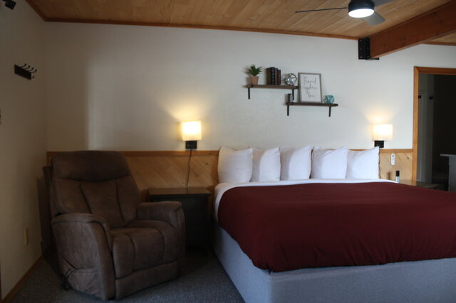 Image 1 for Room 404