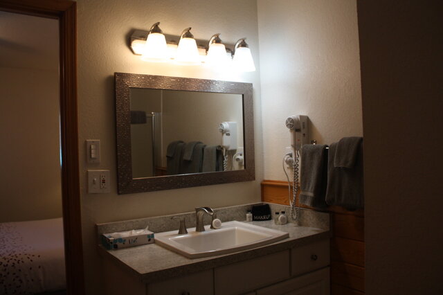Image 3 for Room 401