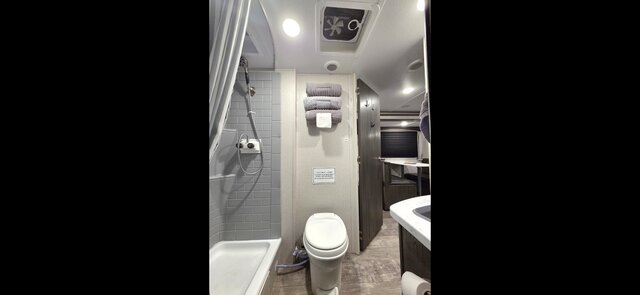 Image 14 for Forest River Shasta 26DB (32 feet)