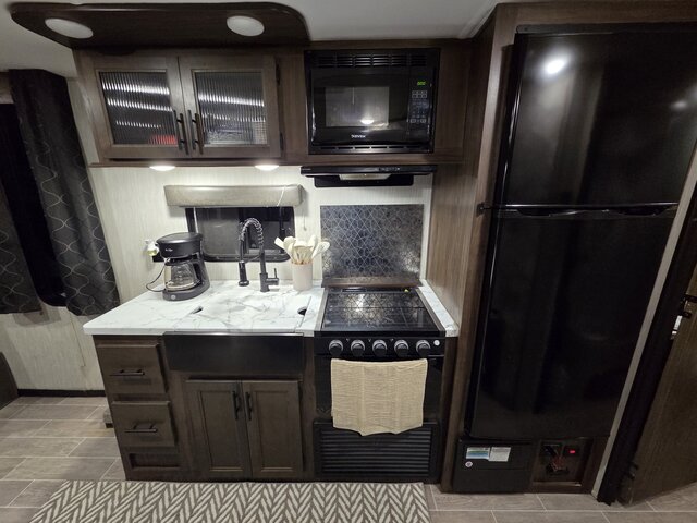Image 12 for Grey Wolf 26MBRR (33 Feet)