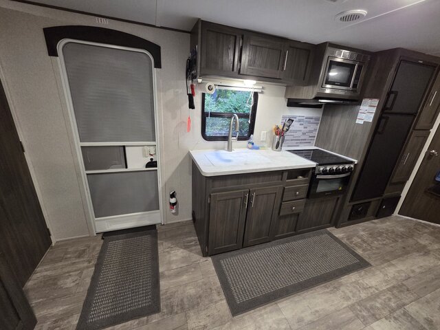 Image 9 for Forest River Shasta 26DB (32 feet)