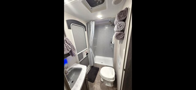 Image 17 for Forest River Shasta 26DB (32 feet)